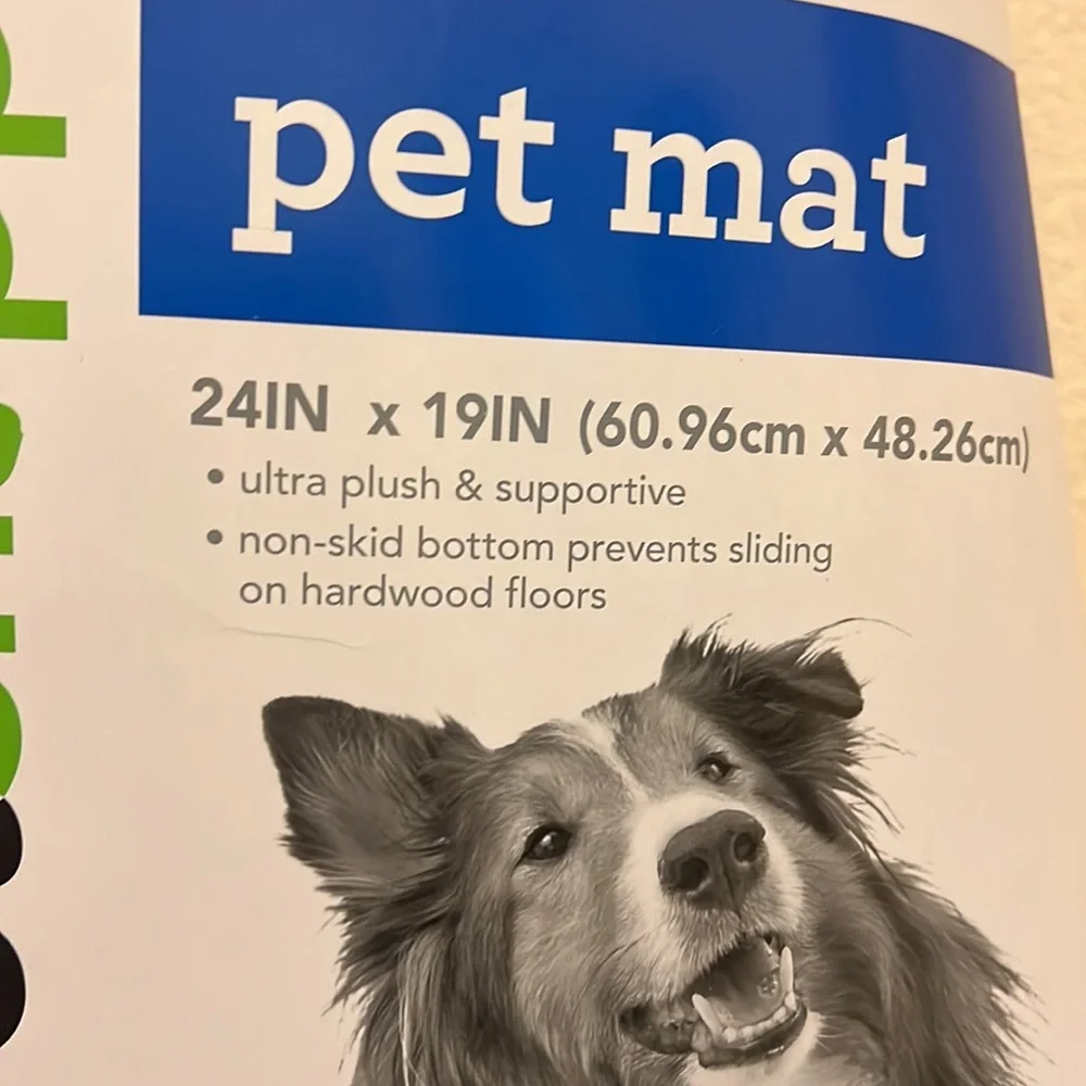Pet Shoppe pet mat size 25”x19”